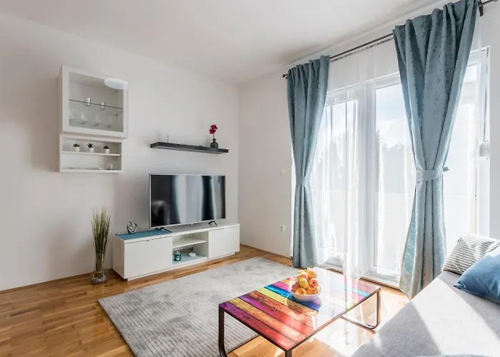 Tango I Villa Trogir
