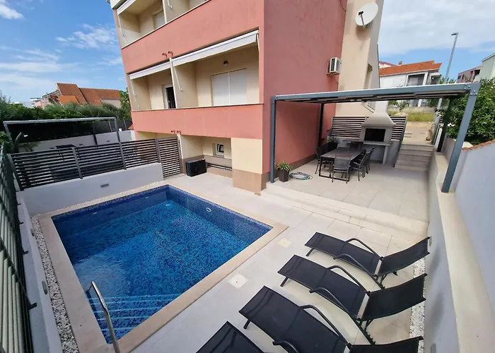 Tango I וילה טרוגיר