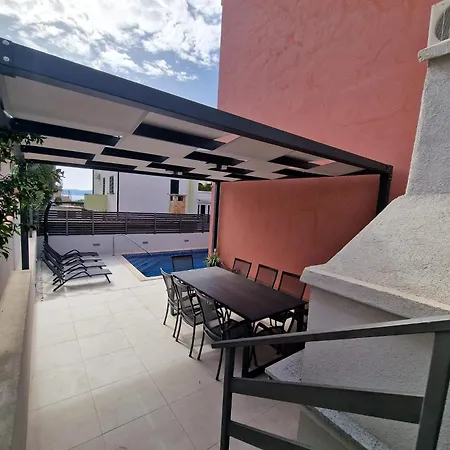 Tango I * تروغير